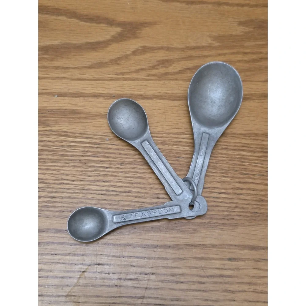Vintage Aluminum Metal Nesting Oval Measuring Spoons With Ring US Std Set of 3